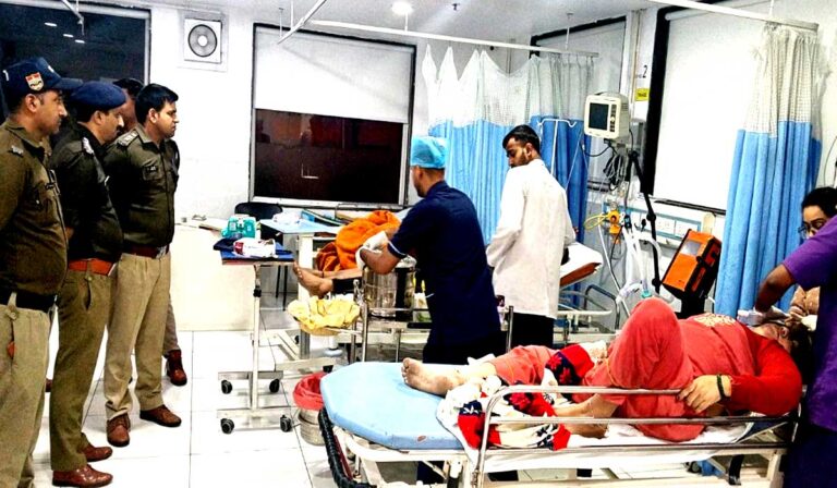 rudrapur-bagwada-mandi-bike-accident-cow-couple-injured